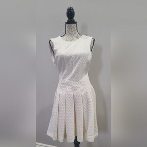 bebe White Quilted Sleeveless Pleated Dress